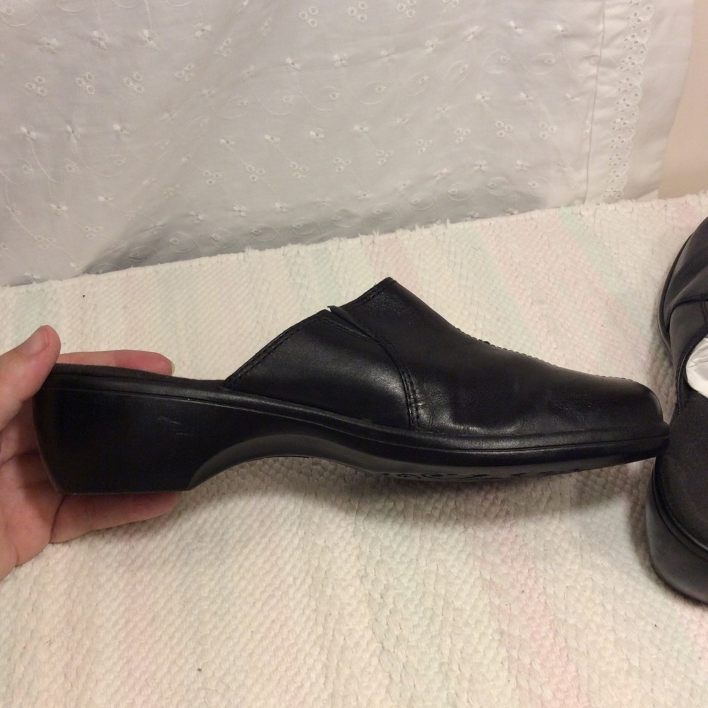 Women’s New Black Clark’s Leather Upper Clogs - Picture 5 of 8